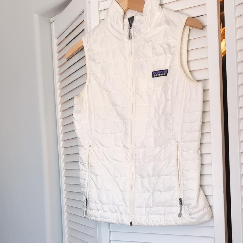 Patagonia Women's Ivory Quilted Vest